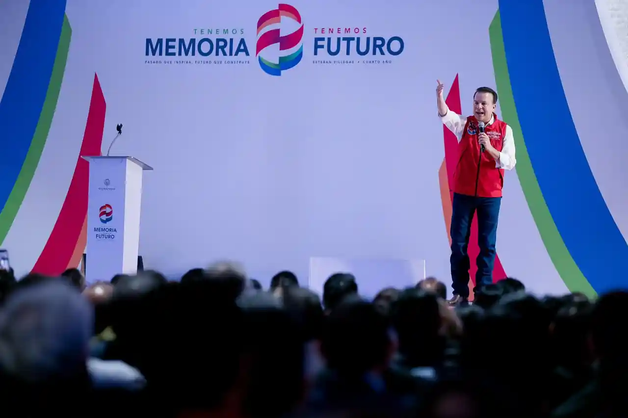 Reconocen a Esteban Villegas por resultados en transparencia, combate a la corrupción y derechos humanos
