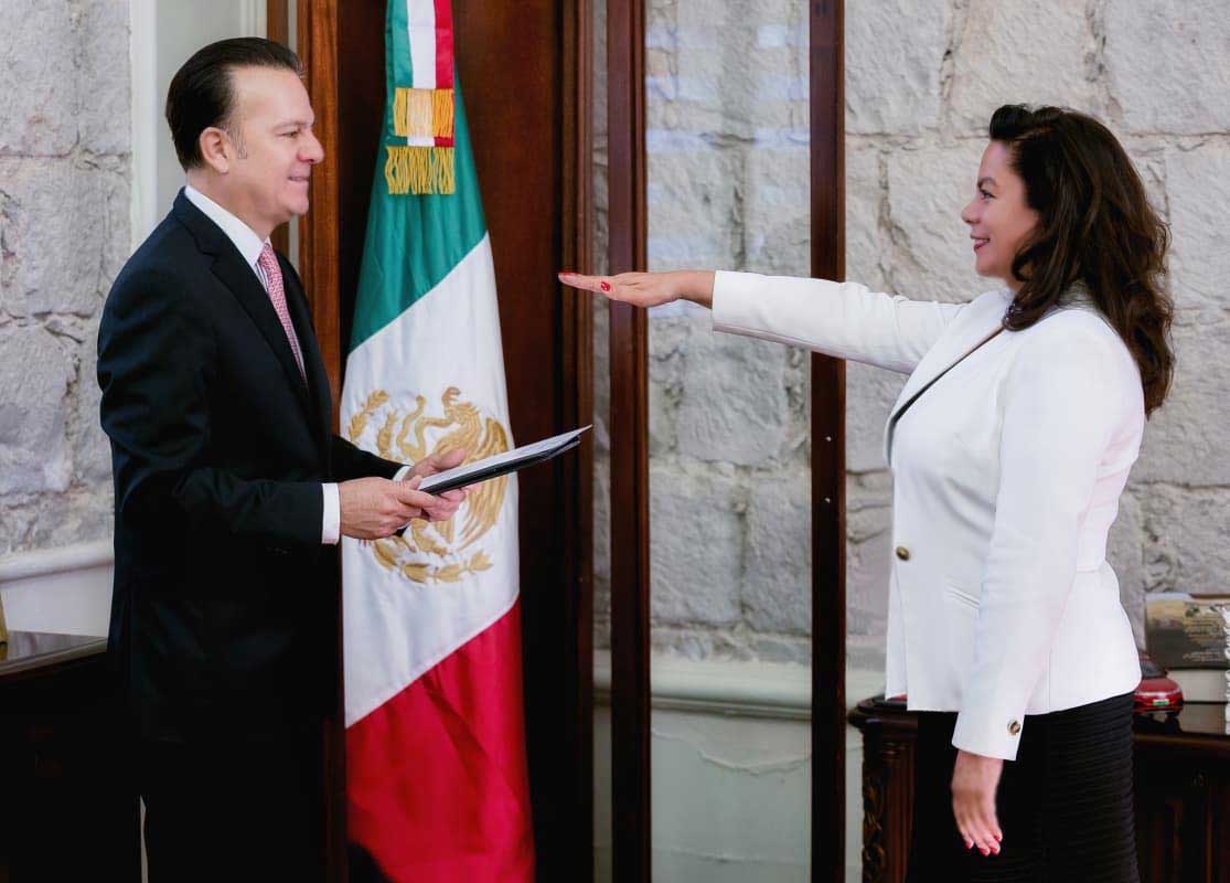 El Gobernador del Estado toma protesta a C.P. y M.I. Isolda González Cisneros como Secretaria de la Contraloría